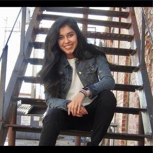 Meet your Posher, Cristina